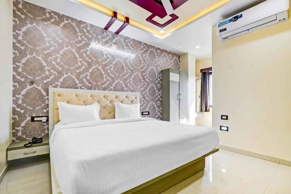 Hotel Sun Palace Удайпур Екстериор снимка
